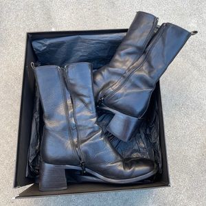 Joan & David Boots Size 6